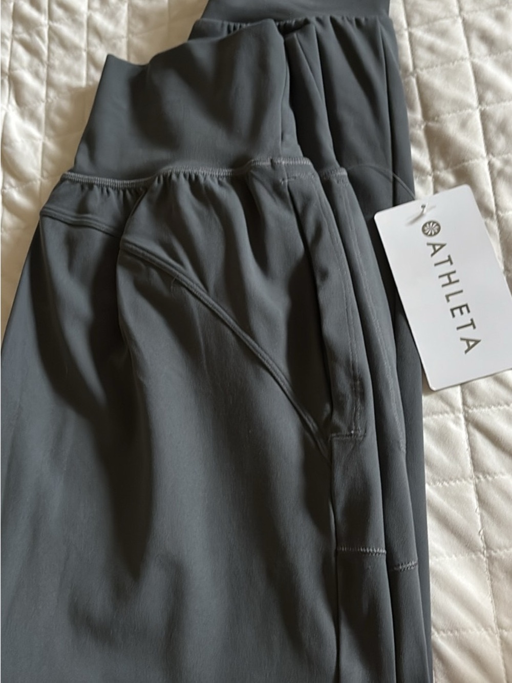 Athleta Salutation Joggers NWT